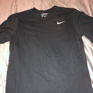 Black short sleeve t-shirt